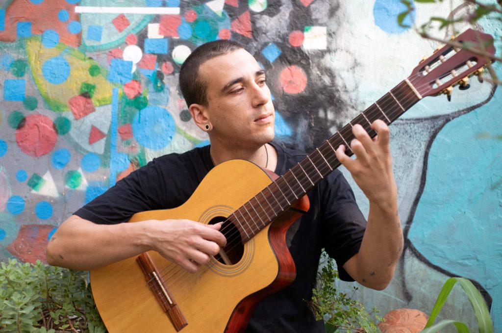 OFICINA | Um banquinho, um violão – Com Thiago Rizzo 