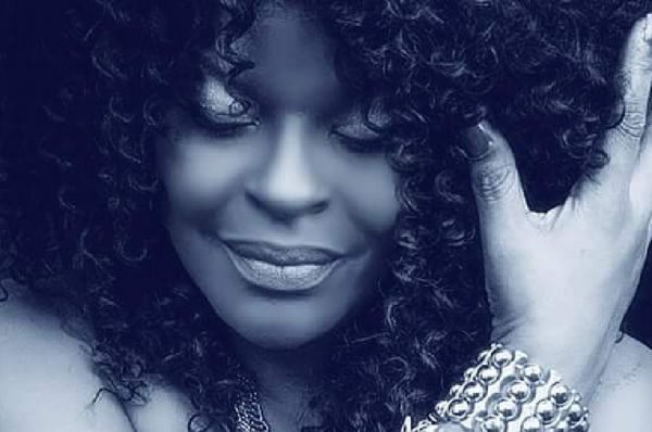 “Thulla Melo conv. Vanessa Jackson “As Divas da Black Music”