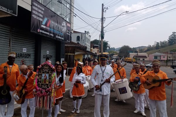 Cortejo do Terno de Congada “Rainha das Águas” e Cerimonial de devolução digital