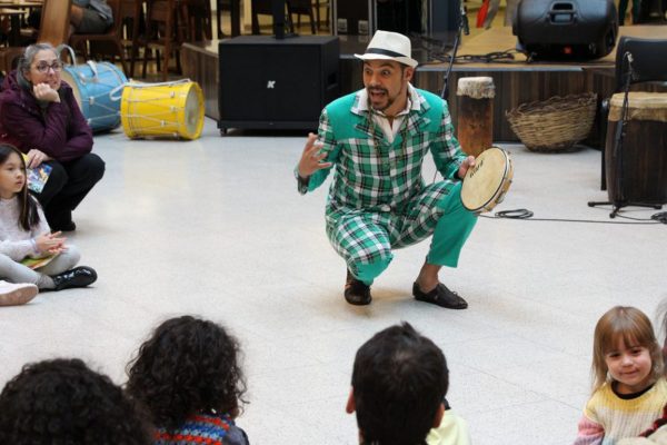 Escurecendo as ideias: Performance “Viva as Grandes Figuras! Protagonismo negro nas artes do sudeste brasileiro”