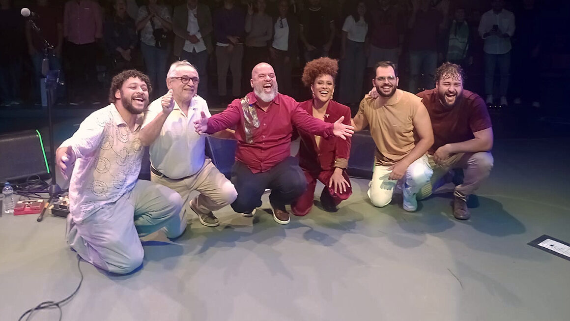 Arvoredo e Gabi ‘põem fogo’ na Adoniran Barbosa