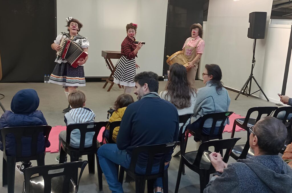 Trupe DuNavô traz risadas e Festa Junina ao CCSP