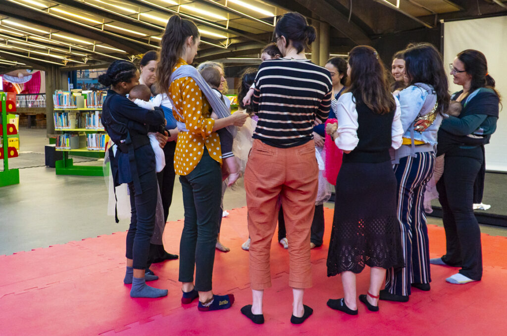 Vivência: Primeiro ato: Vida – Dança Materna para famílias e bebês com Josie Berezin