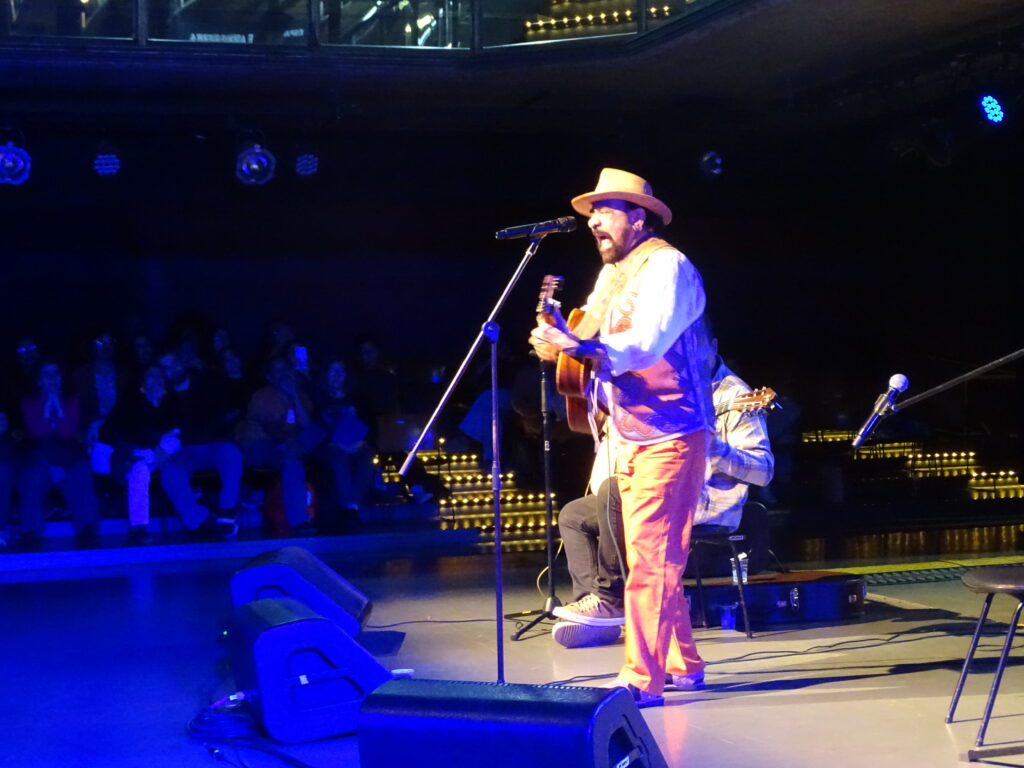 Xangai emociona público do CCSP em noite histórica