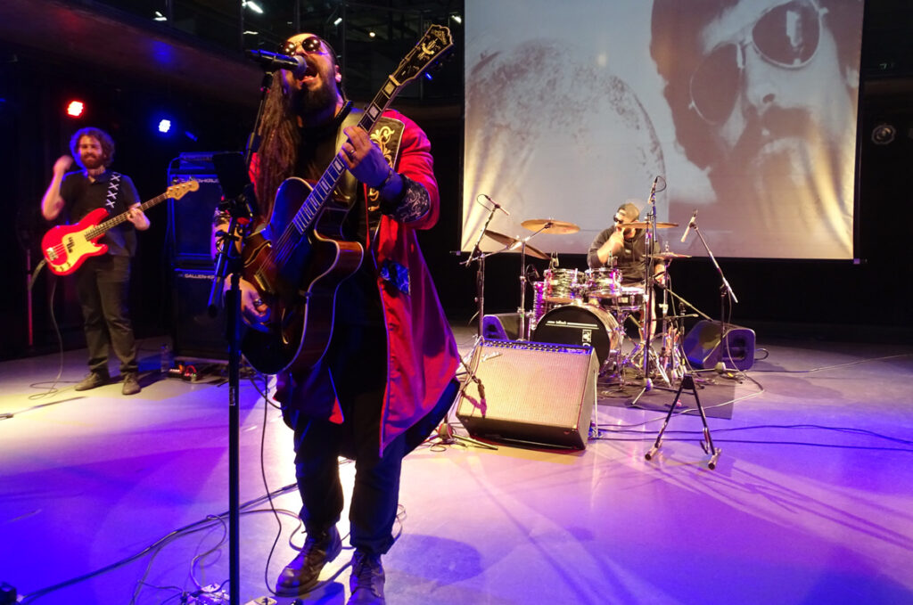 Rock in the Box faz o CCSP tremer com ode a Raul Seixas