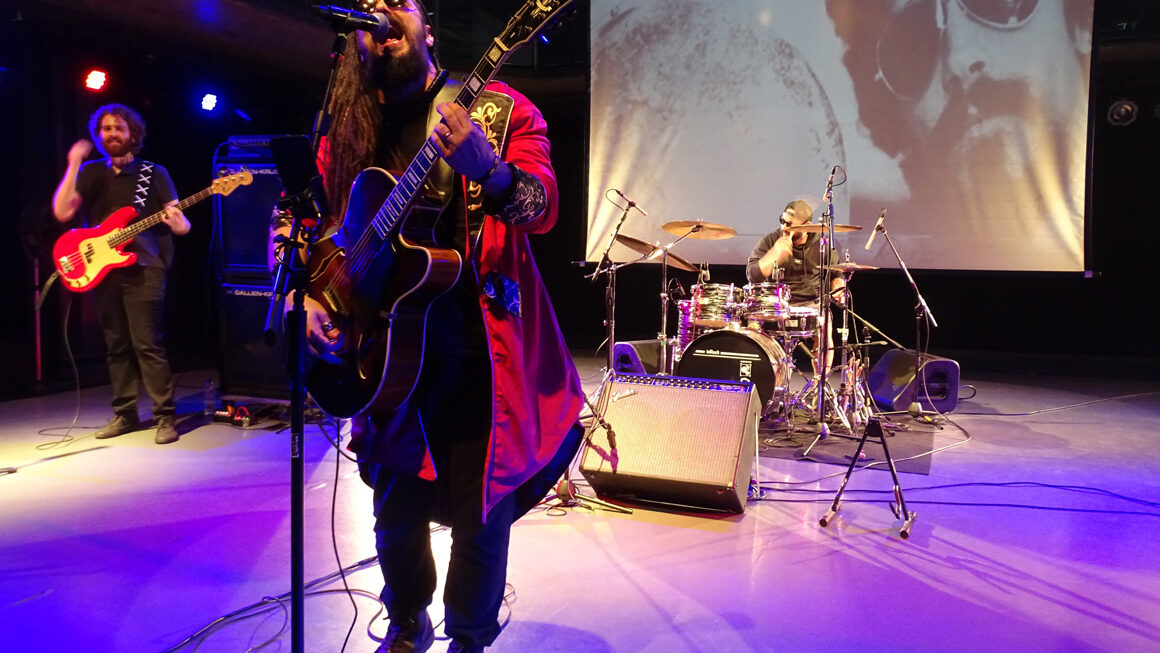 Rock in the Box faz o CCSP tremer com ode a Raul Seixas