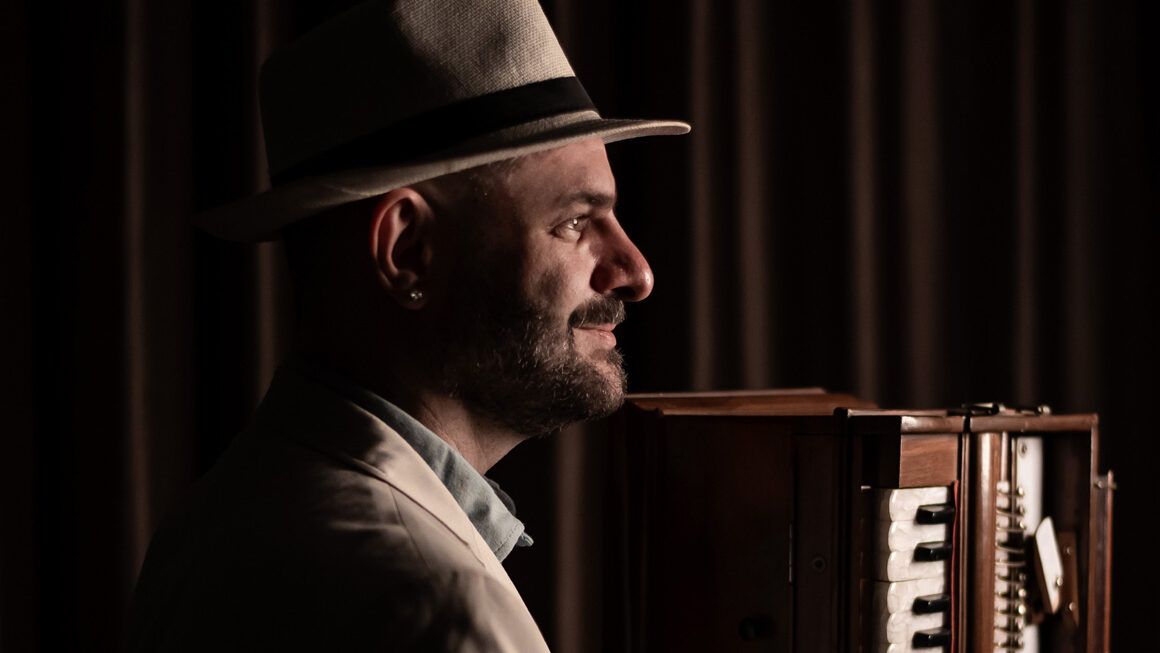 Adriano Grineberg – Uma Ode a Dorival Caymmi