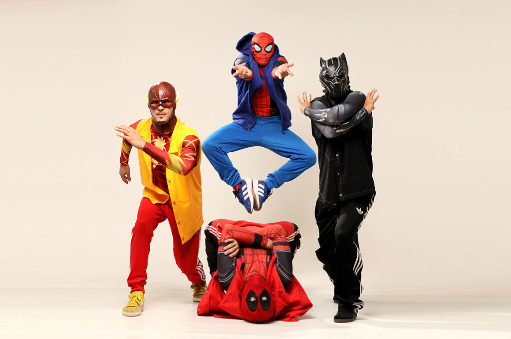 PERCURSOS PARADOXAIS e HERÓIS URBANOS