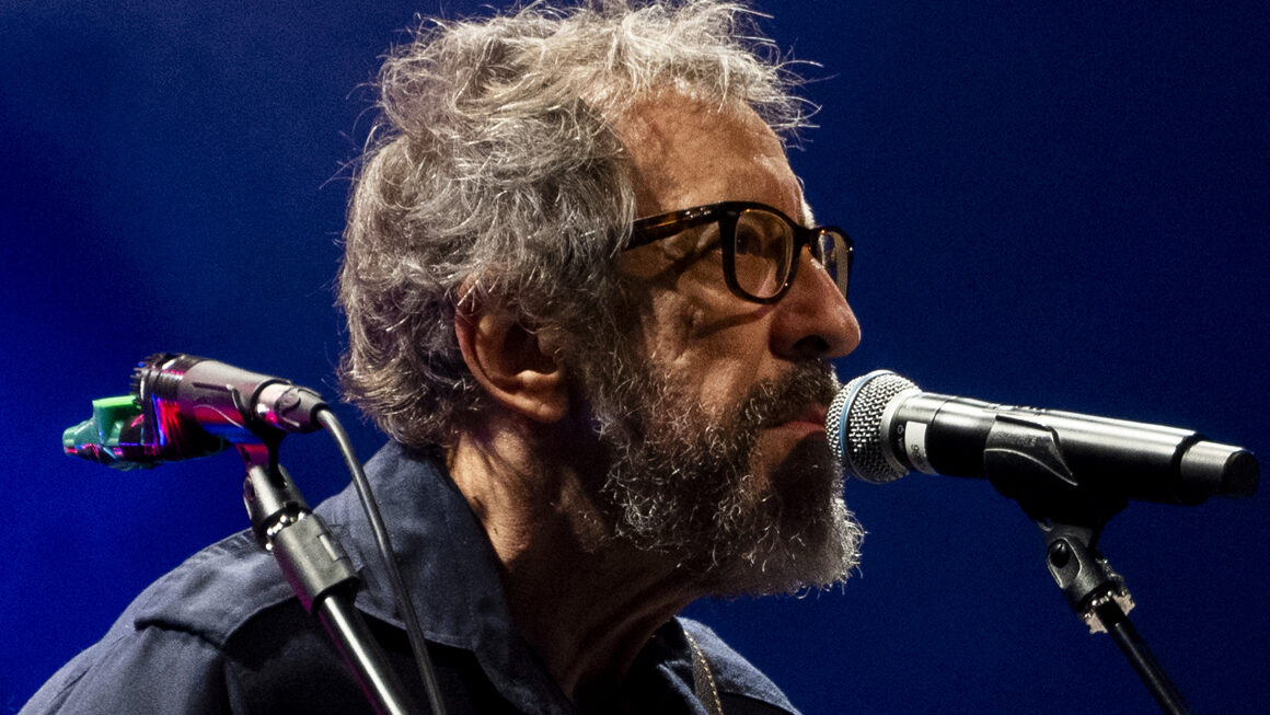 Luiz Thunderbird apresenta Pequenas Minoria de Vândalos