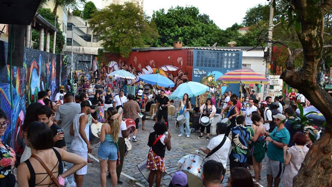 Oficina de Percussão “Bateria Bem Bolada” com o Bloco Bem Amado