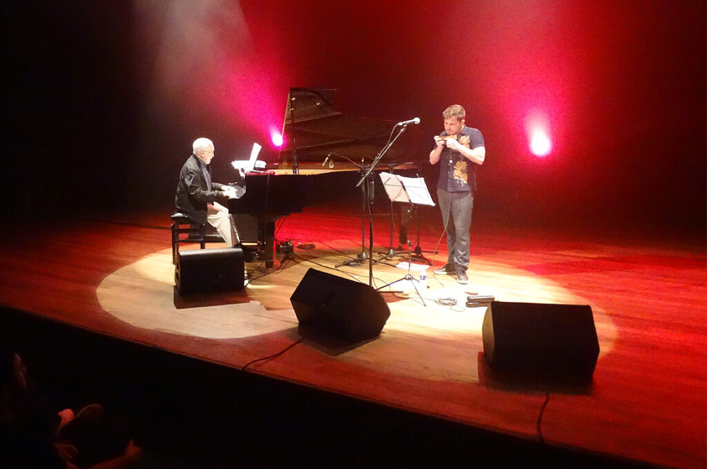 Amilton Godoy e Gabriel Grossi lançam o LP Os Filhos de Villa