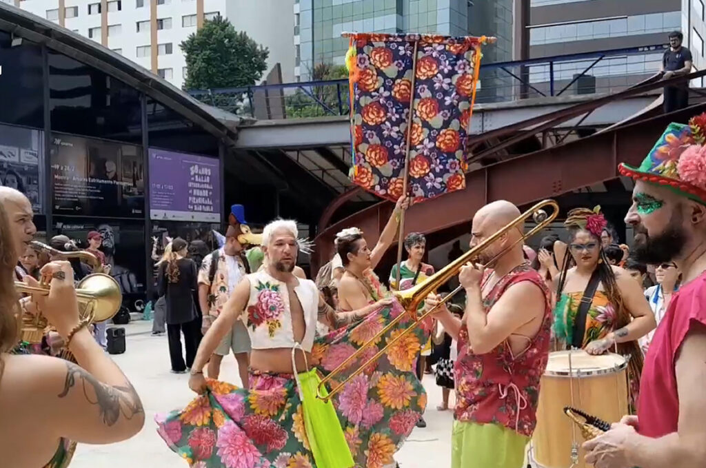 Sainha de Chita diverte a criançada no carnaval