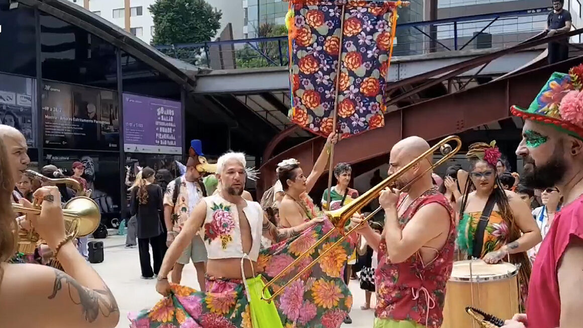 Sainha de Chita diverte a criançada no carnaval