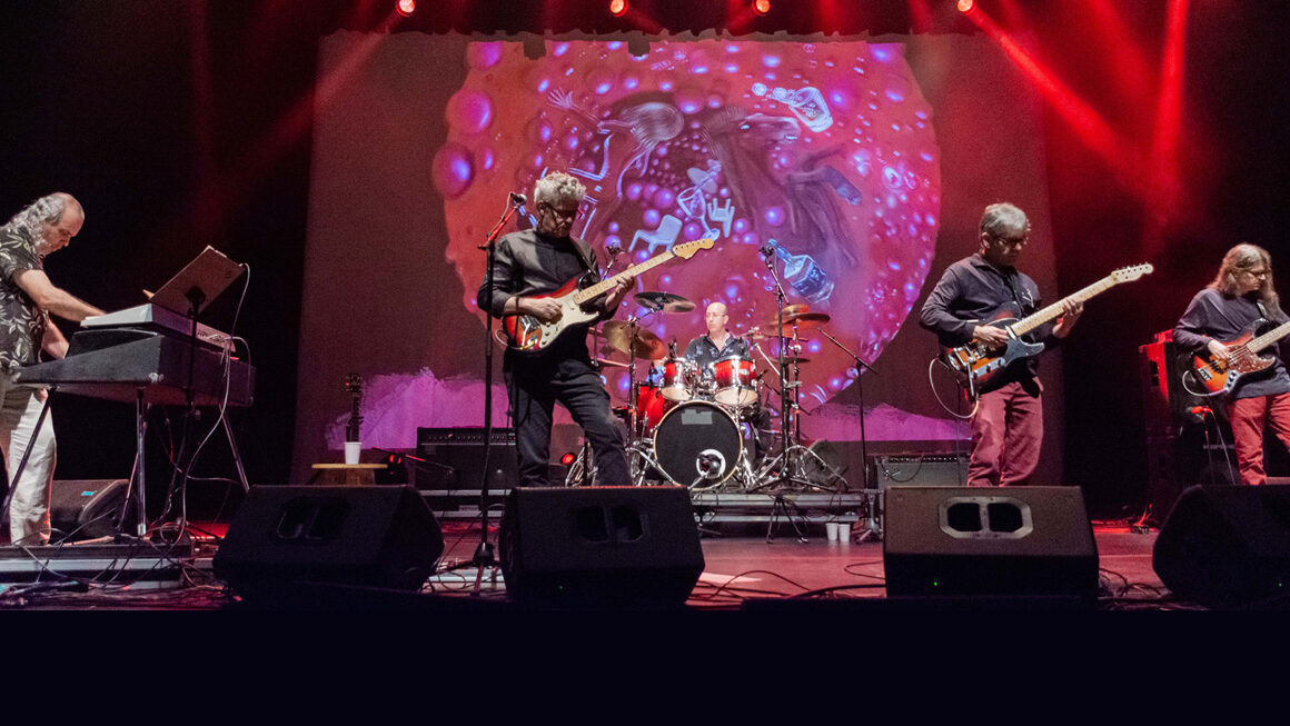 Banda Dialeto Apresenta Pandelirium