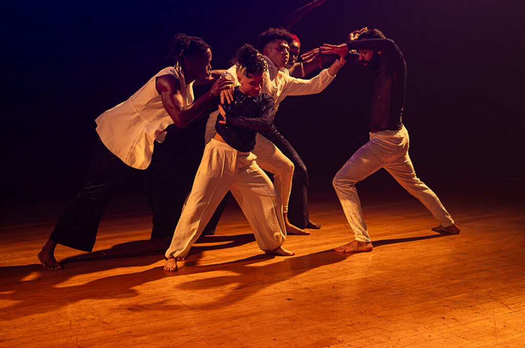 Espetáculo “Estesia” com Fasegun Cia de Dança