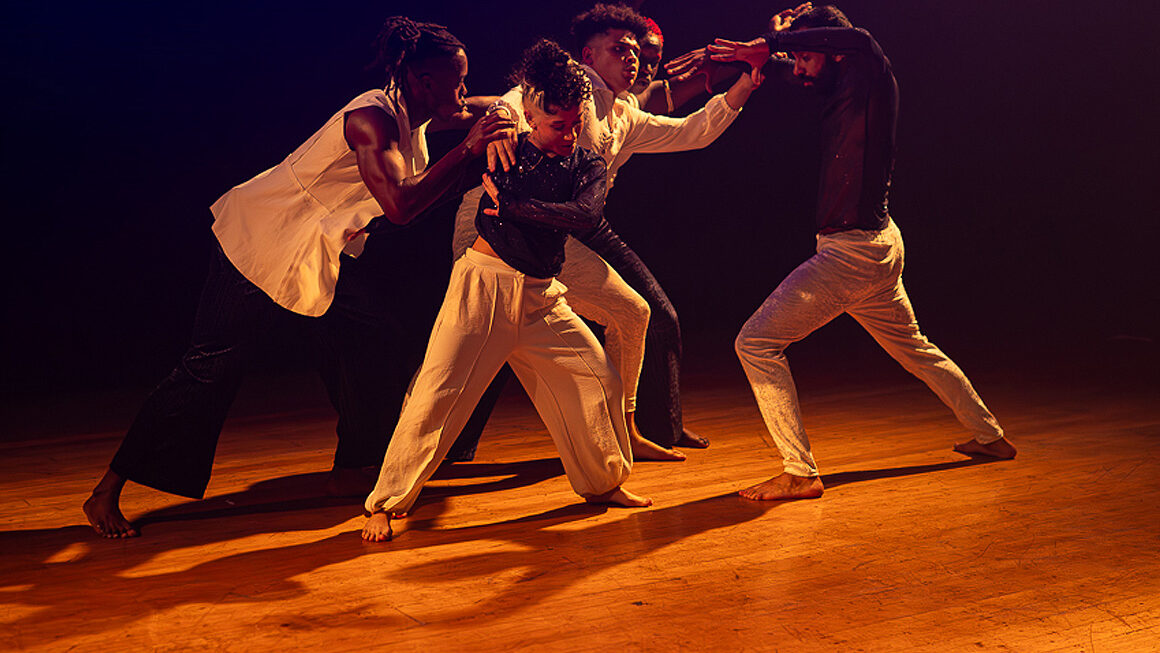 Espetáculo “Estesia” com Fasegun Cia de Dança