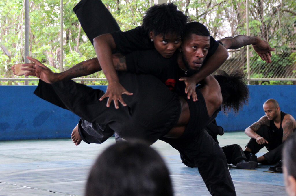 In Confidência com Grupo Impacto