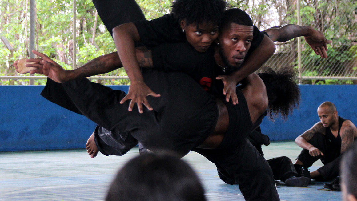 In Confidência com Grupo Impacto